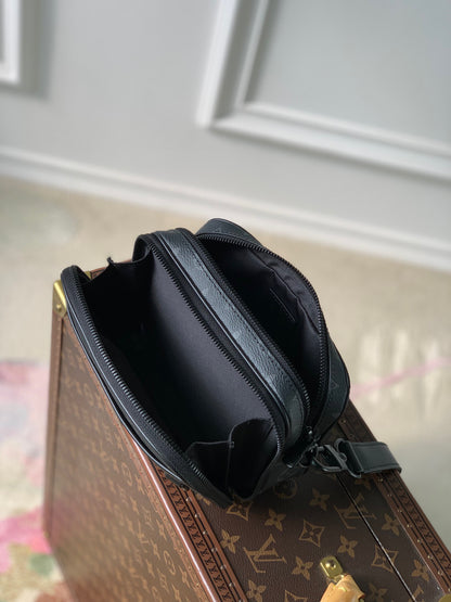 LOU ALPHA WEARABLE WALLET