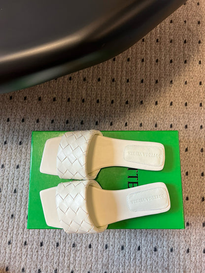 BOTT V SANDALS