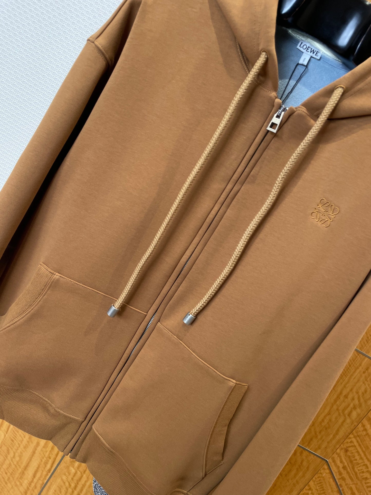 LOEW ZIP HOODIE