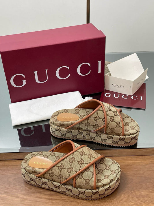 GG SANDALS