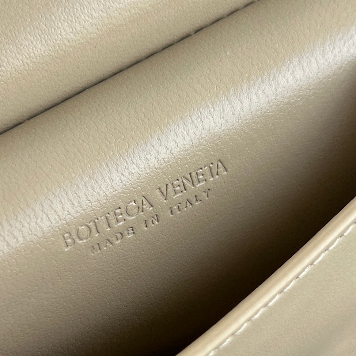 BOTT V SOLSTICE CARD CASE