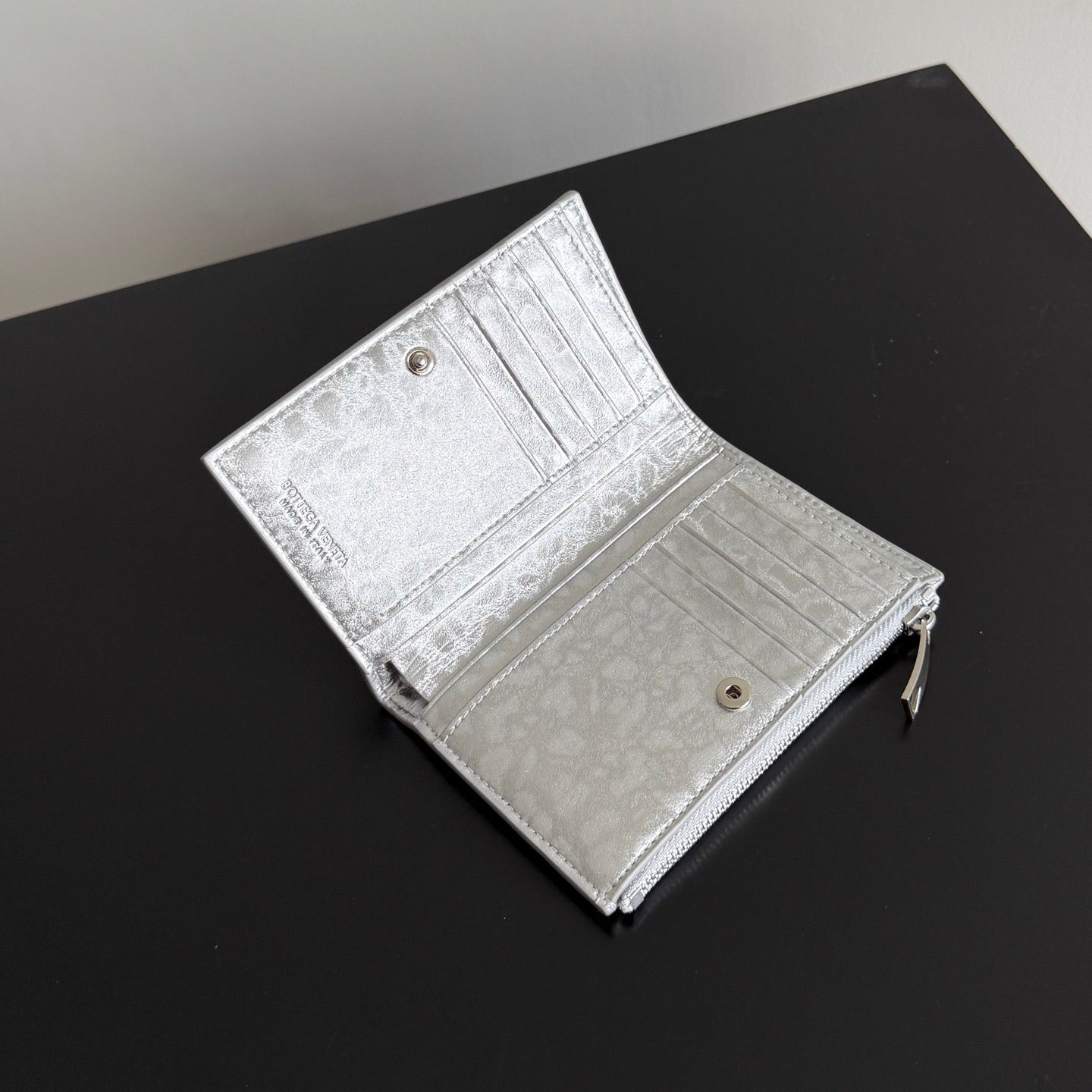 BOTT V LEATHER WALLET