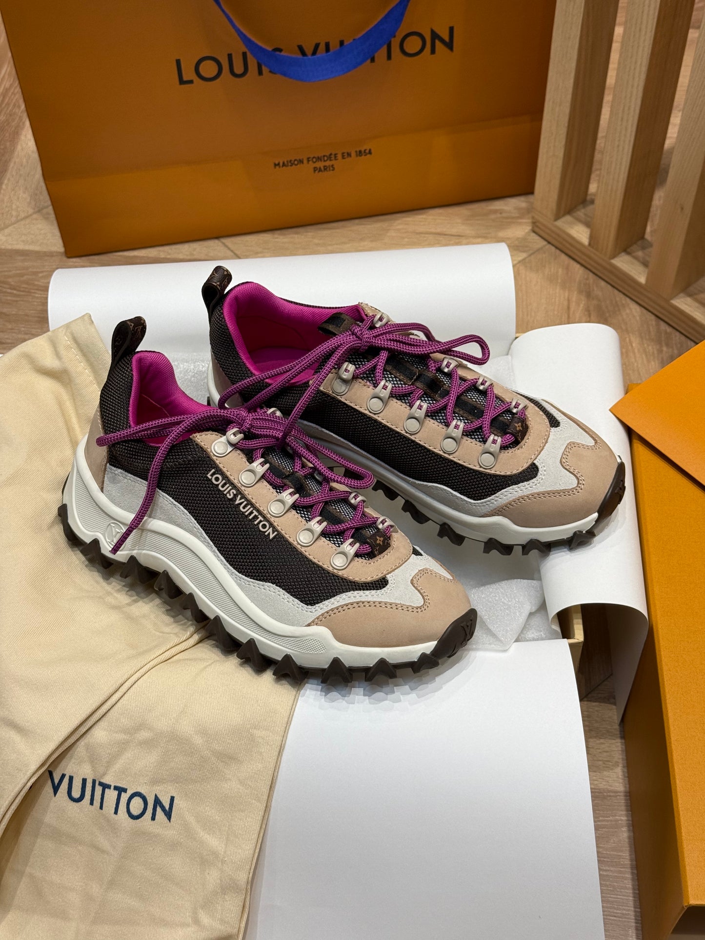 LOU RUSH XPLORER SNEAKERS
