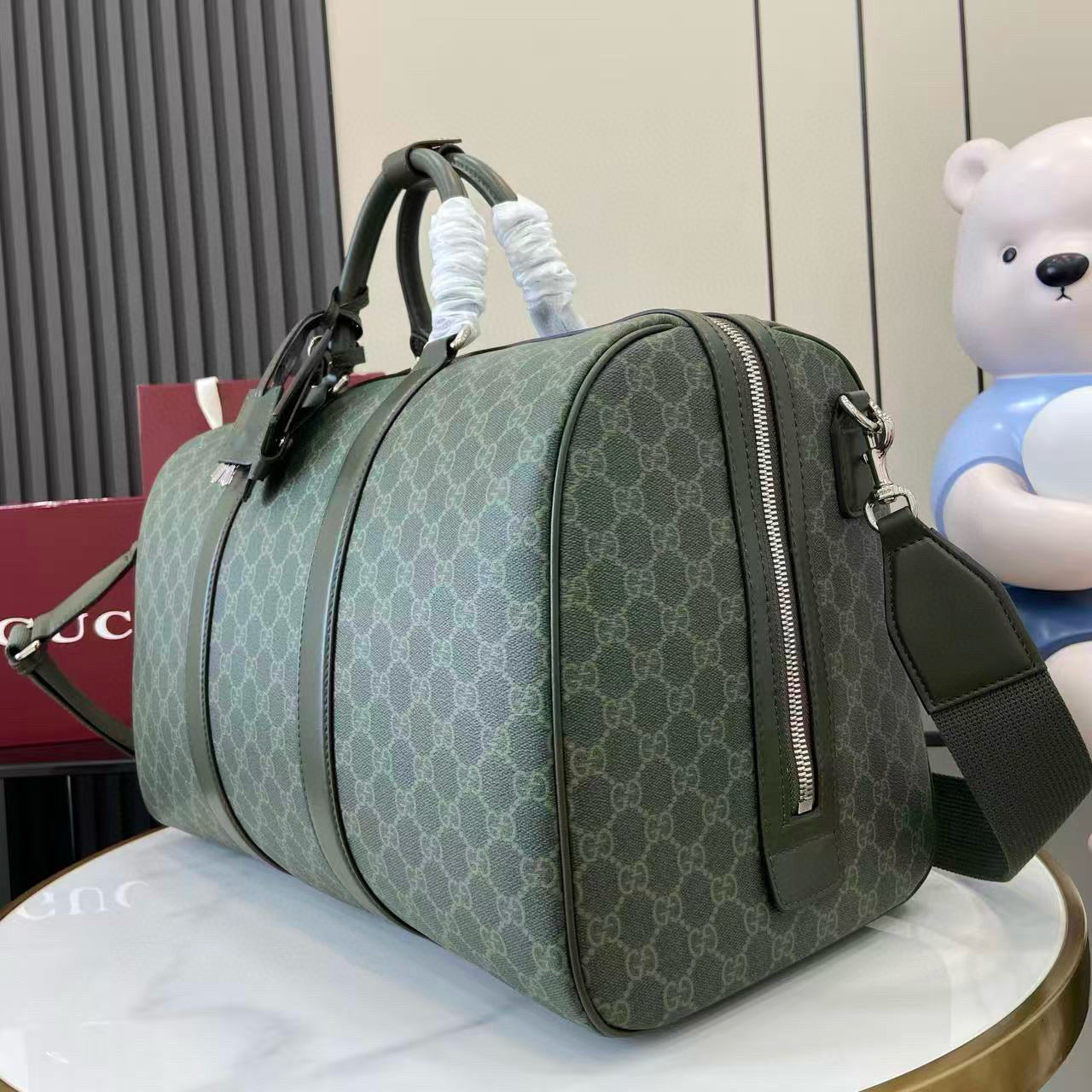 GG MONOGRAM MEDIUM DUFFLE BAG