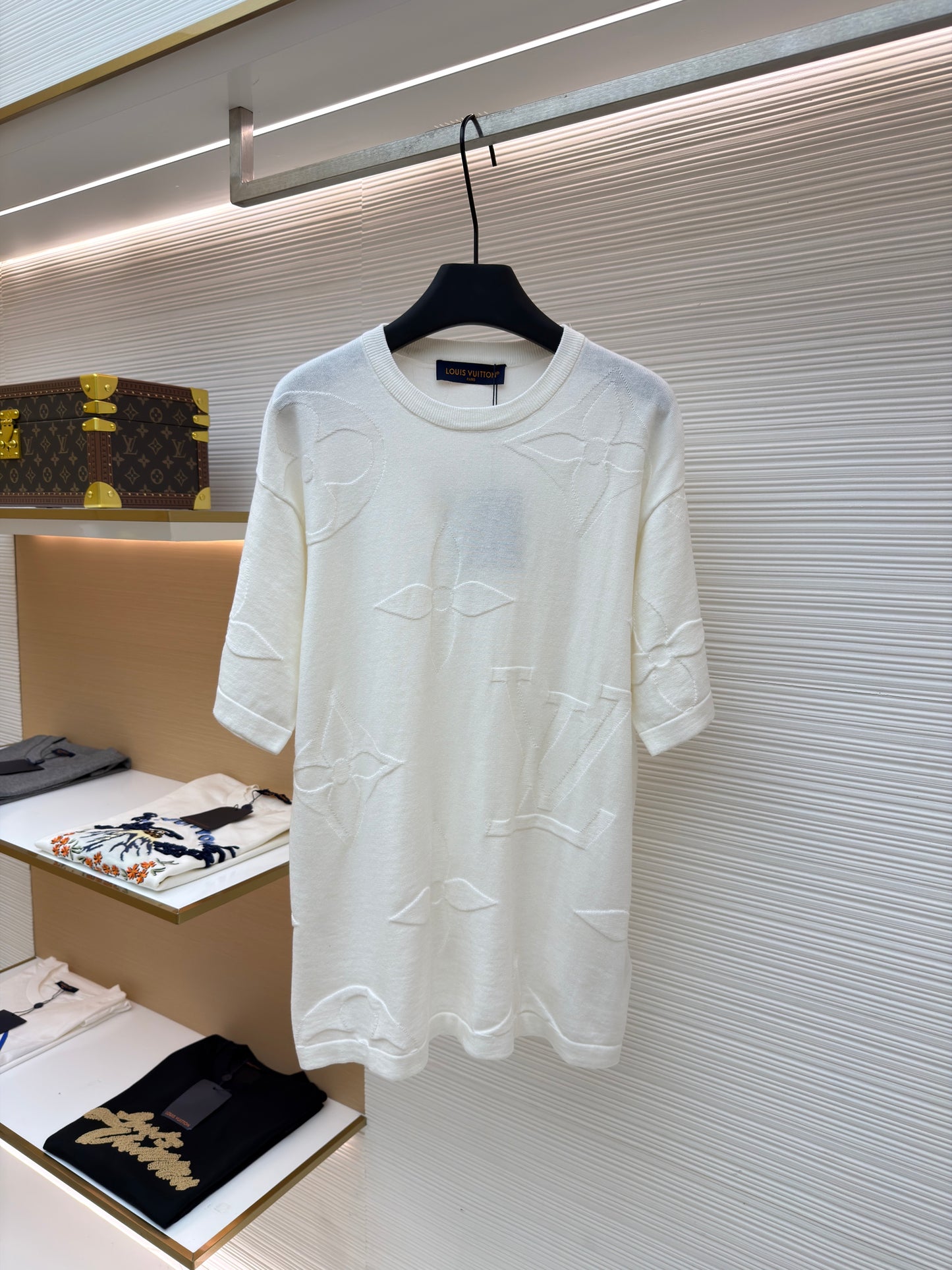 LOU T-SHIRT