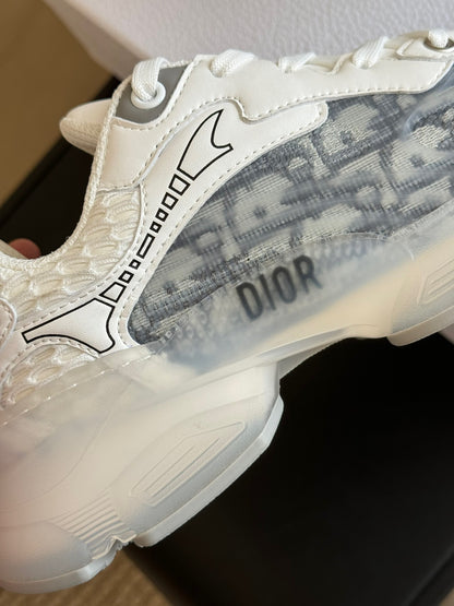 CD VIBE SNEAKERS