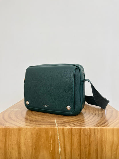 LOEW PEBBLE MESSENGER BAG