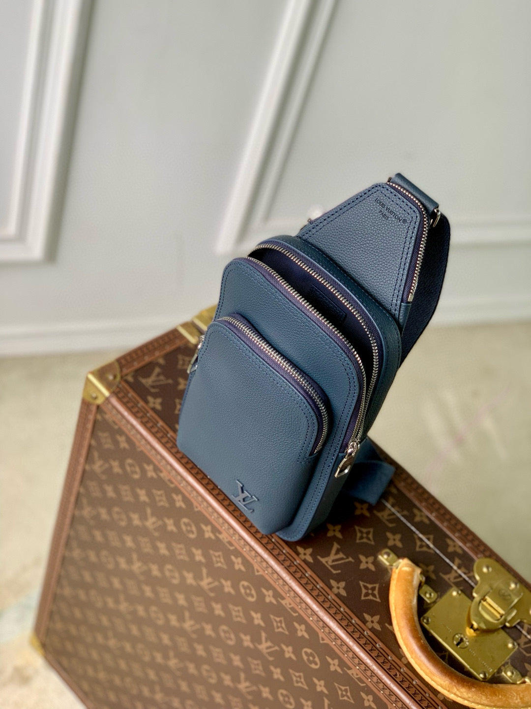 LOU AVENUE PM SLINGBAG