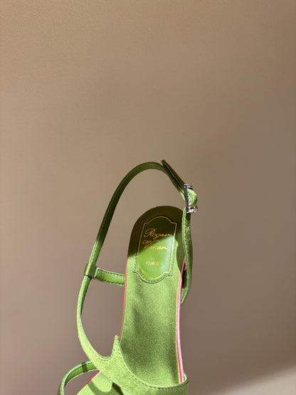 ROGER V HEELS