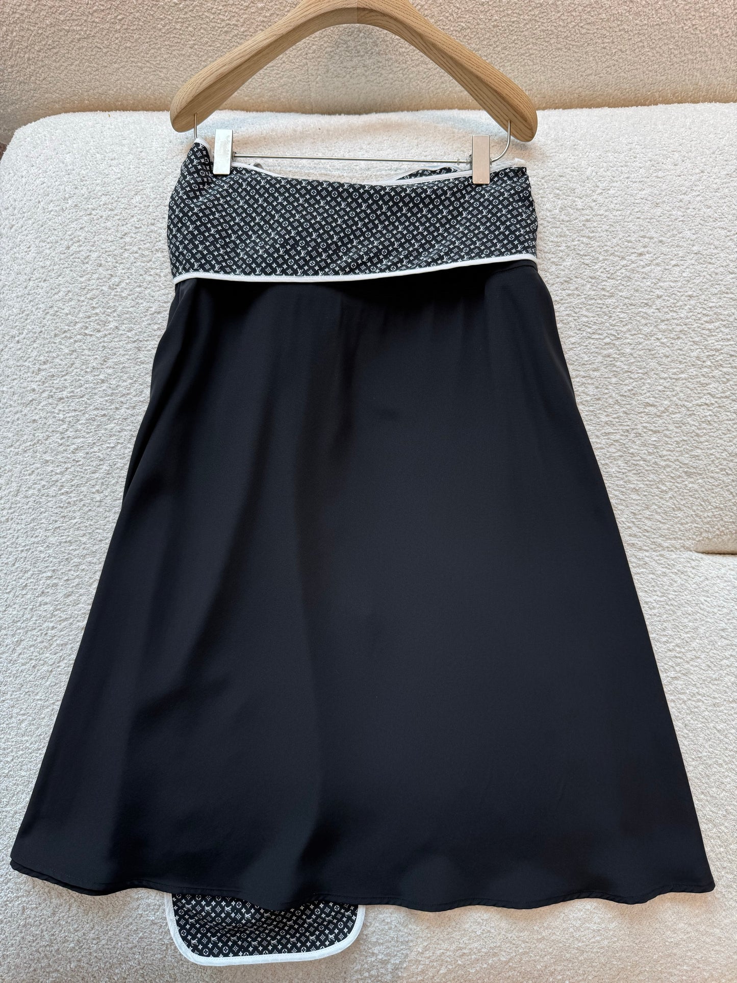 LOU SKIRT