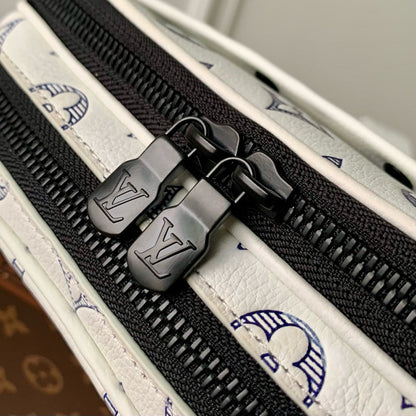 LOU ALPHA WEARABLE WALLET