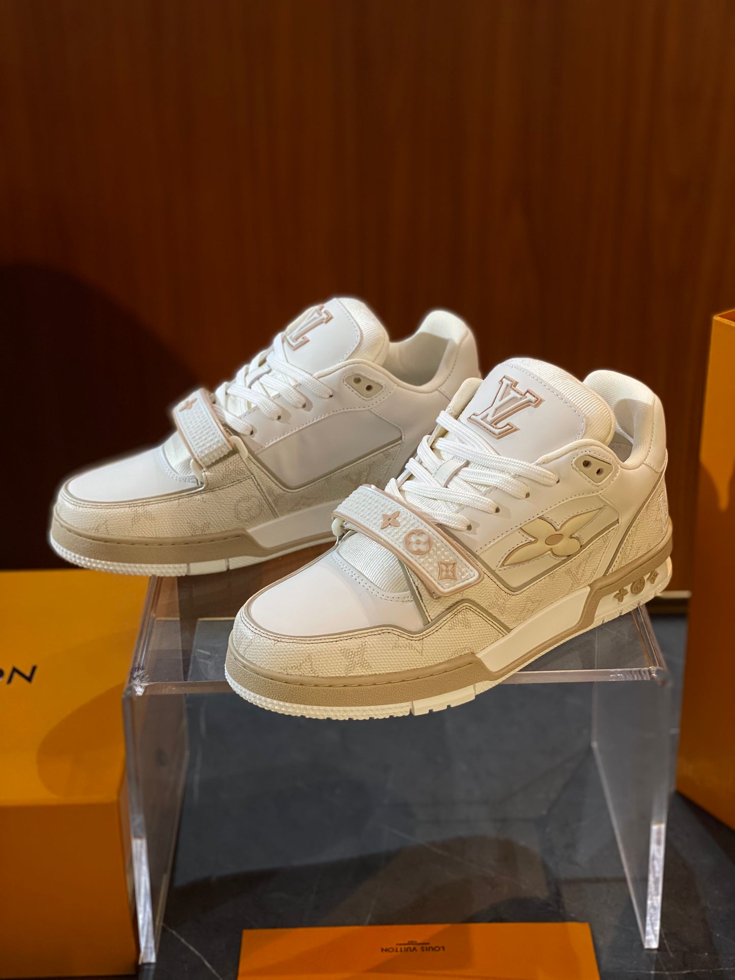 LOU TRAINERS