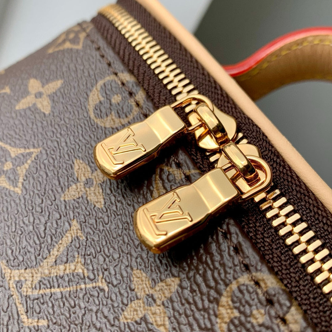 LOU NICE BEAUTY VANITY CASE