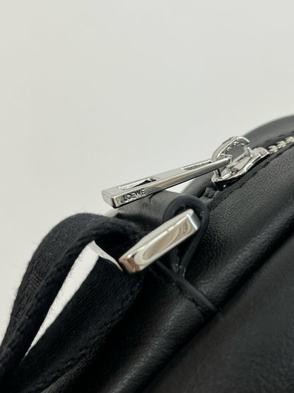 LOEW PEBBLE MESSENGER BAG