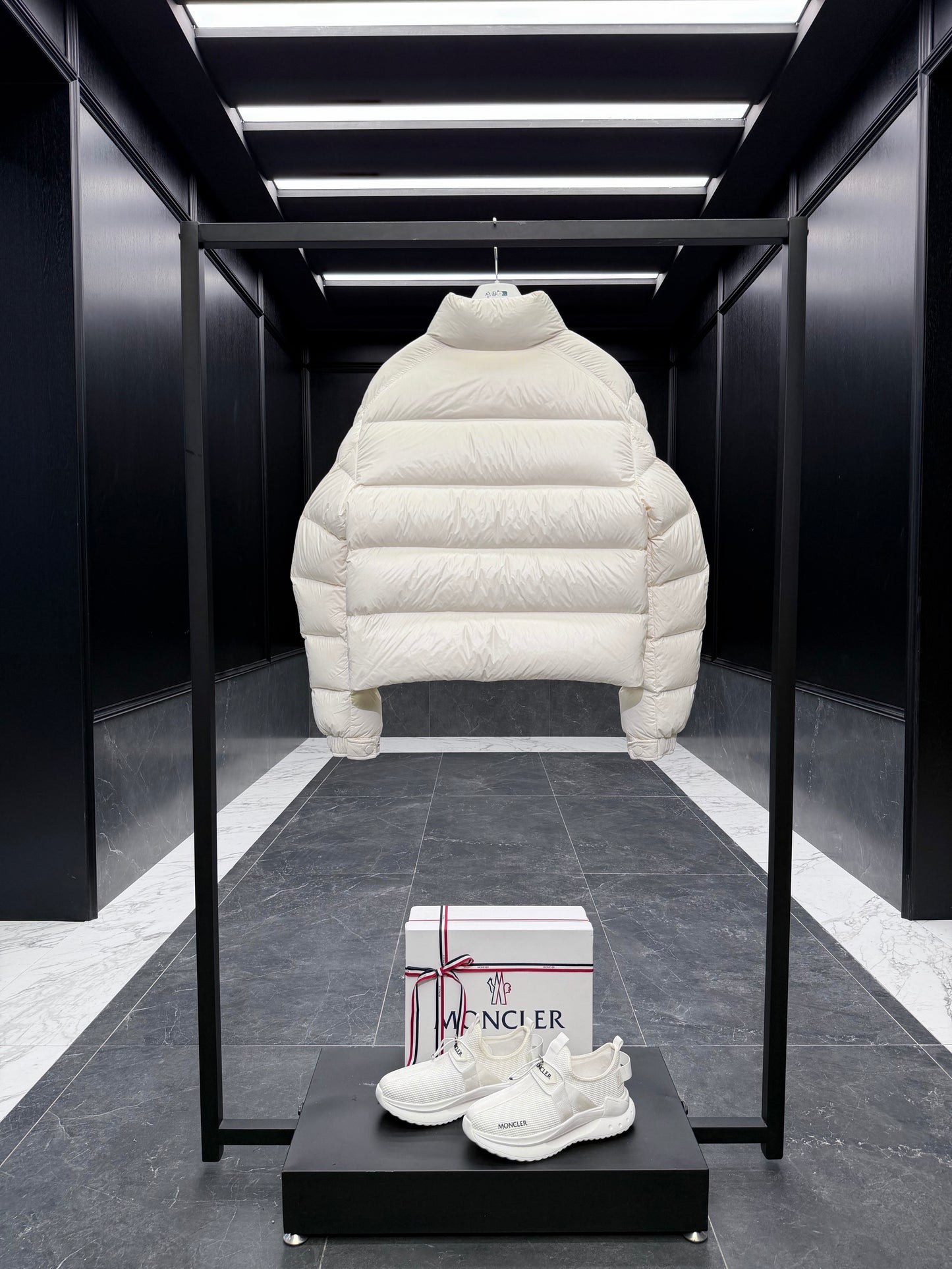 MONC PETRA JACKET