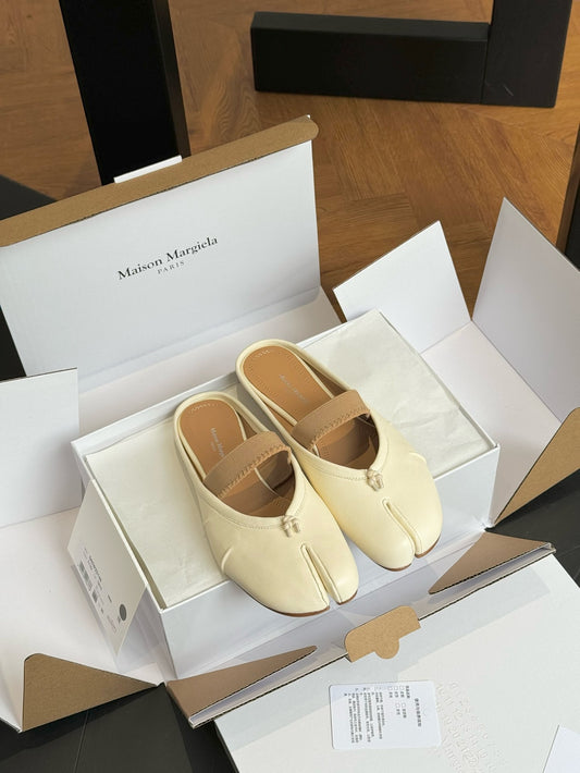 MAISON M TABI BALLET FLATS