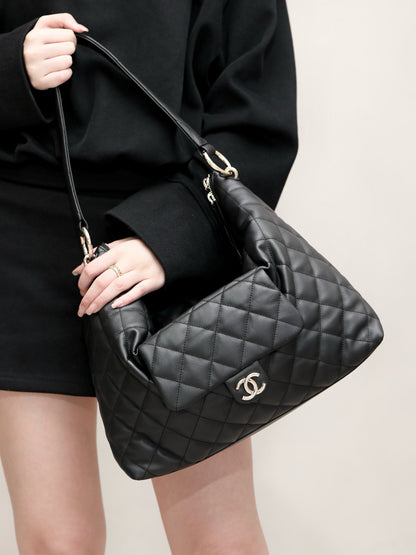 CC 23B MAXI HOBO BAG