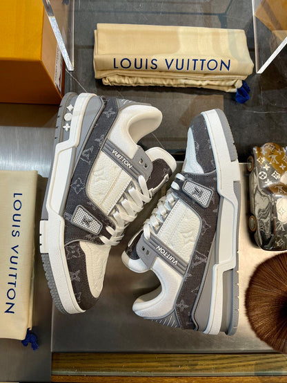 LOU TRAINERS ND