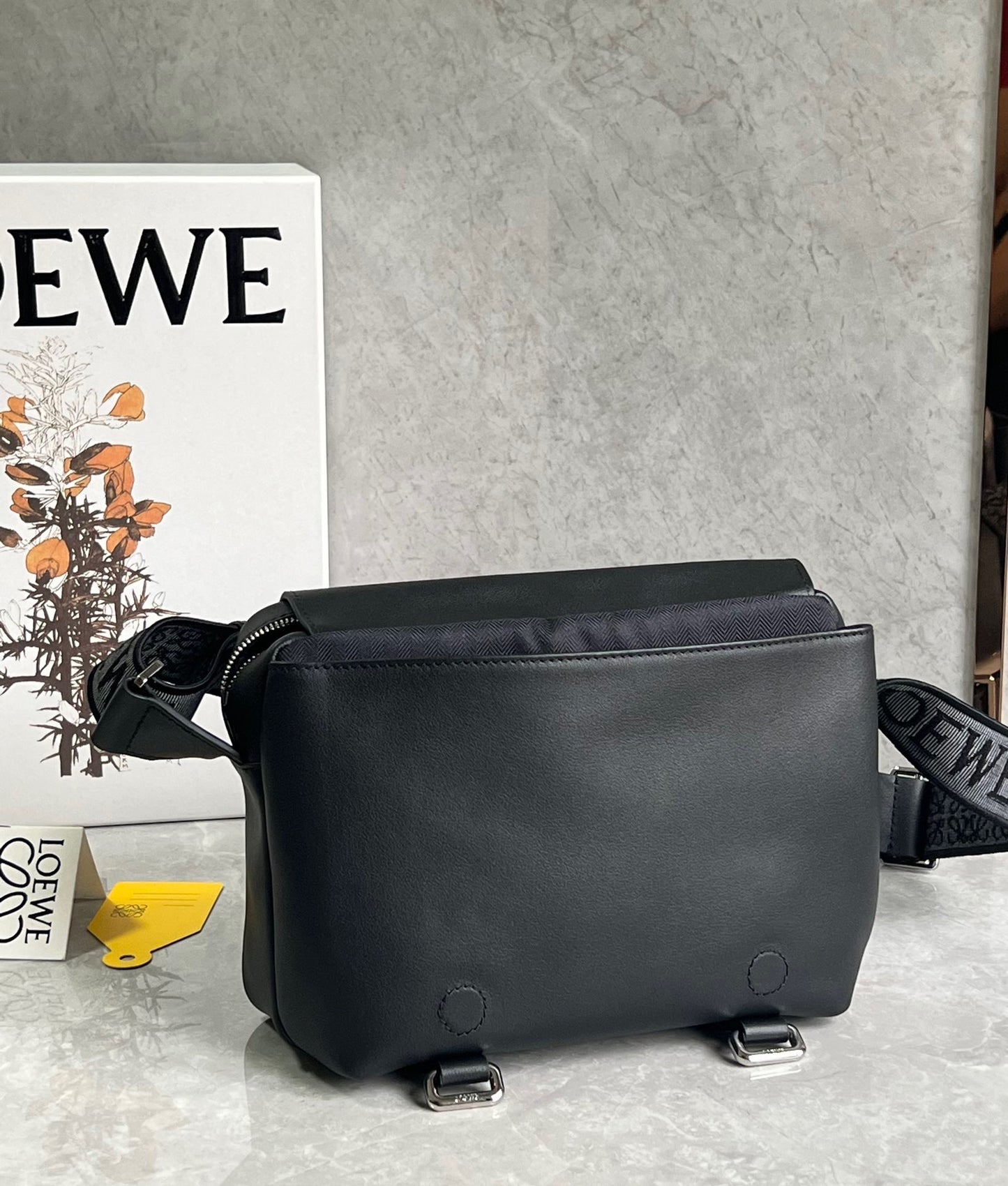 LOEW XS MILITARY MESSENGER BAG