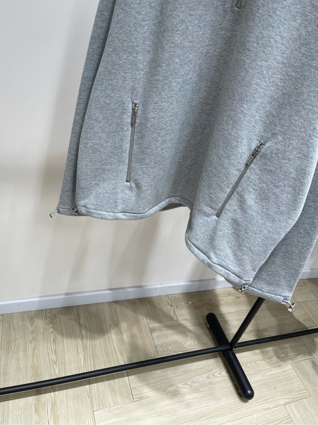 MIU M ZIP SWEATSHIRT
