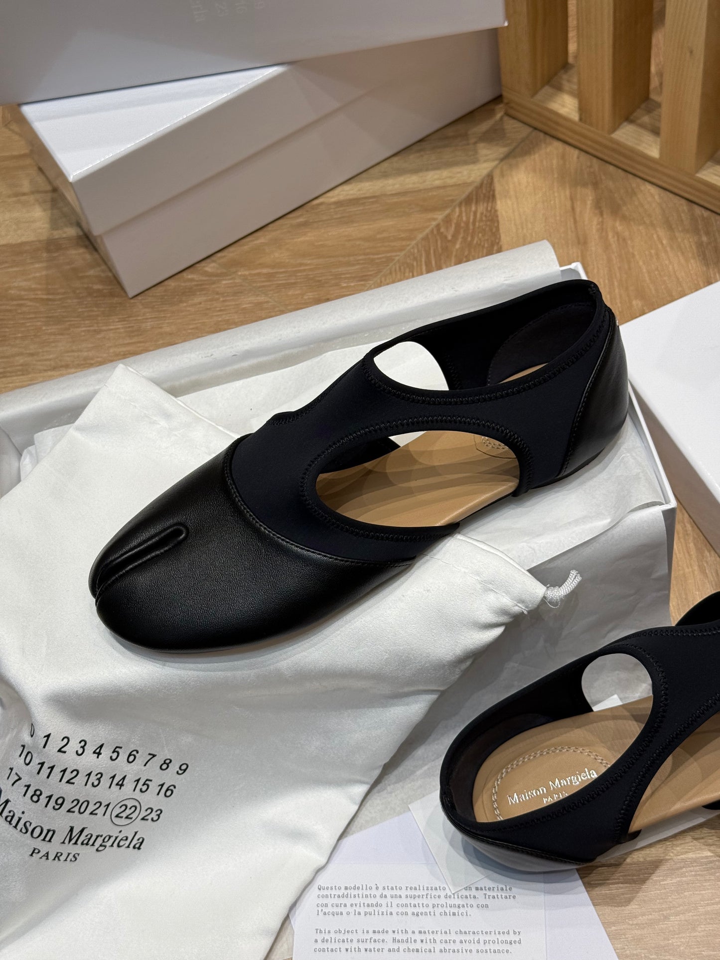 MAISON M TABI BALLET FLATS