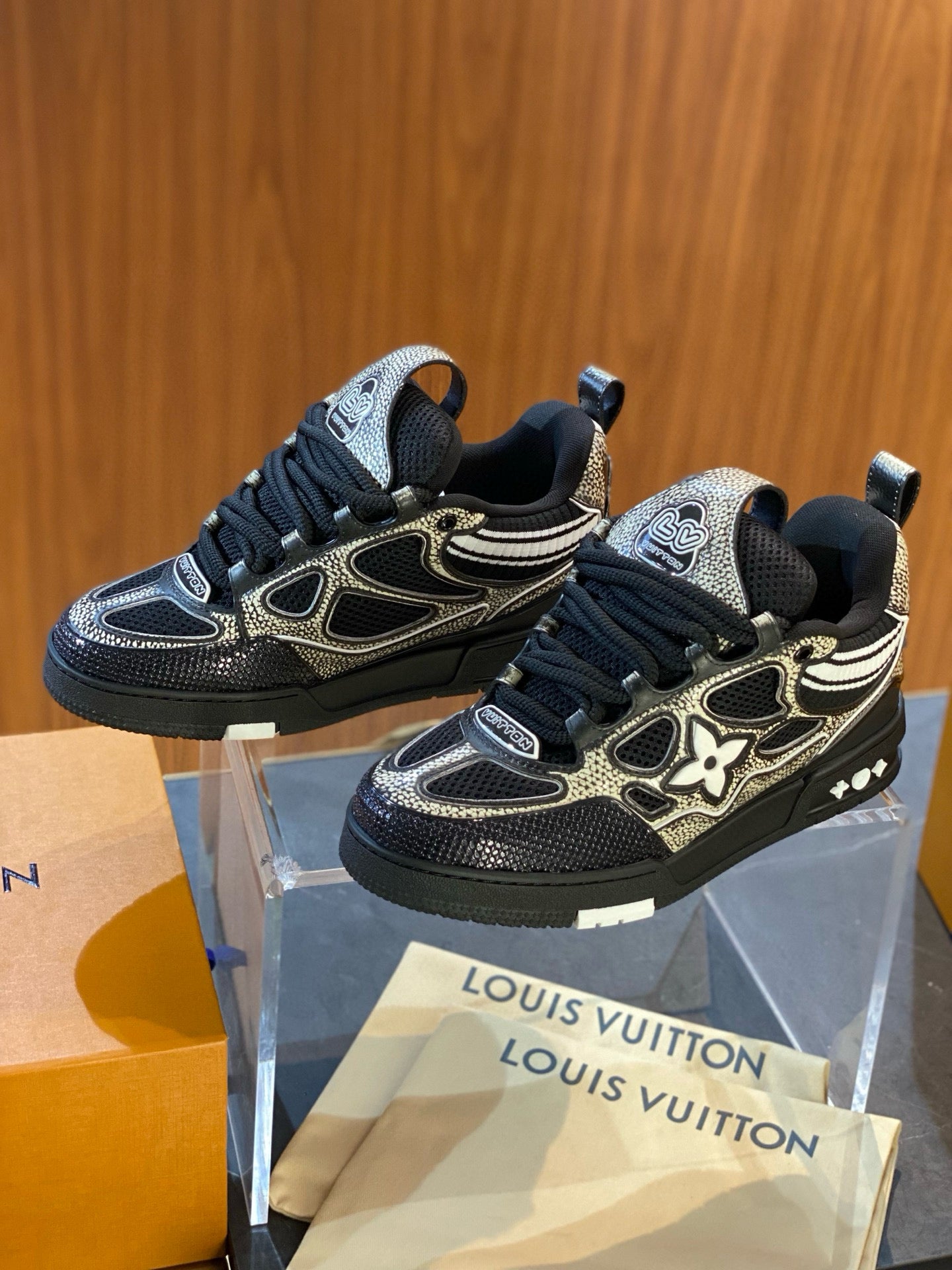 LOU TRAINERS