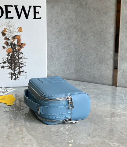 LOEW MINI CAMERA CROSSBODY BAG