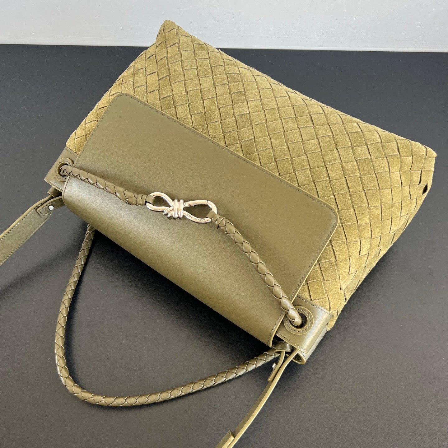 BOTT V ANDIAMO MESSENGER BAG