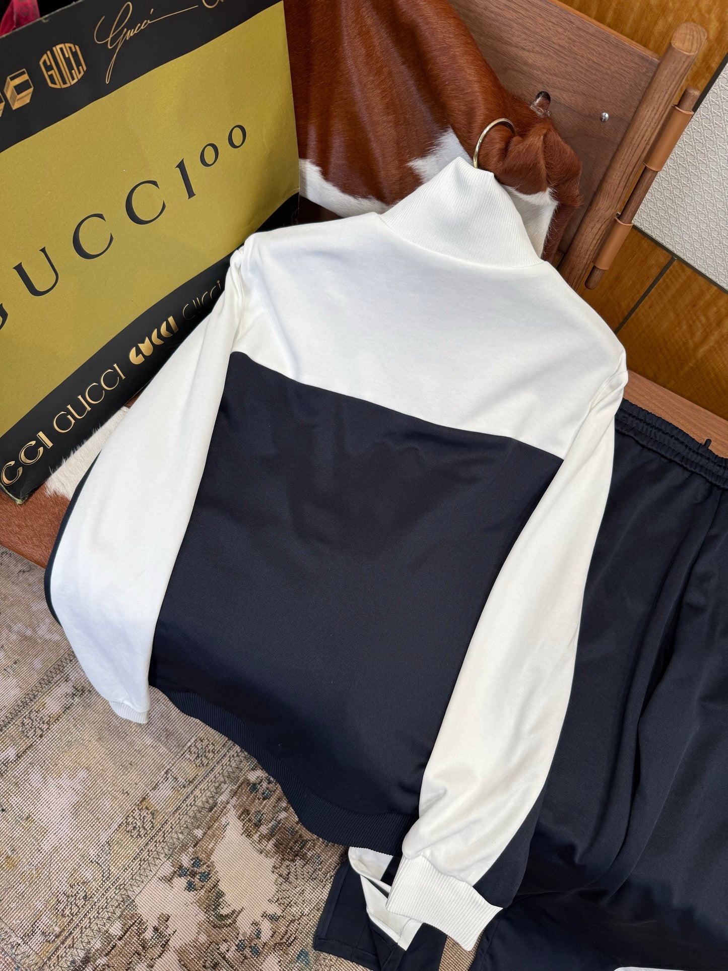 GG BOMBER JACKET