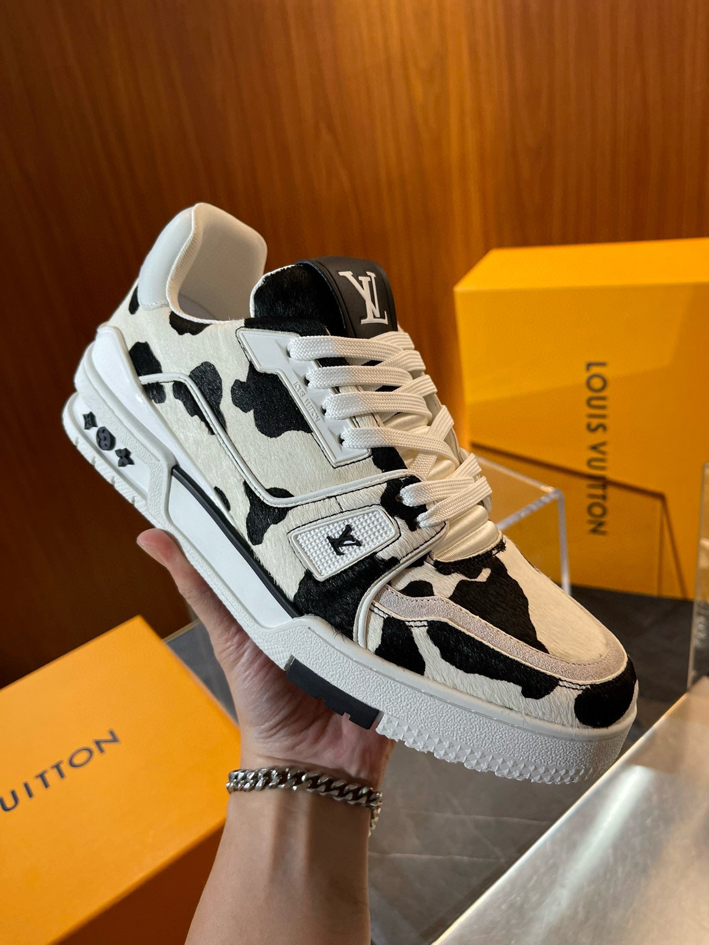 LOU TRAINERS