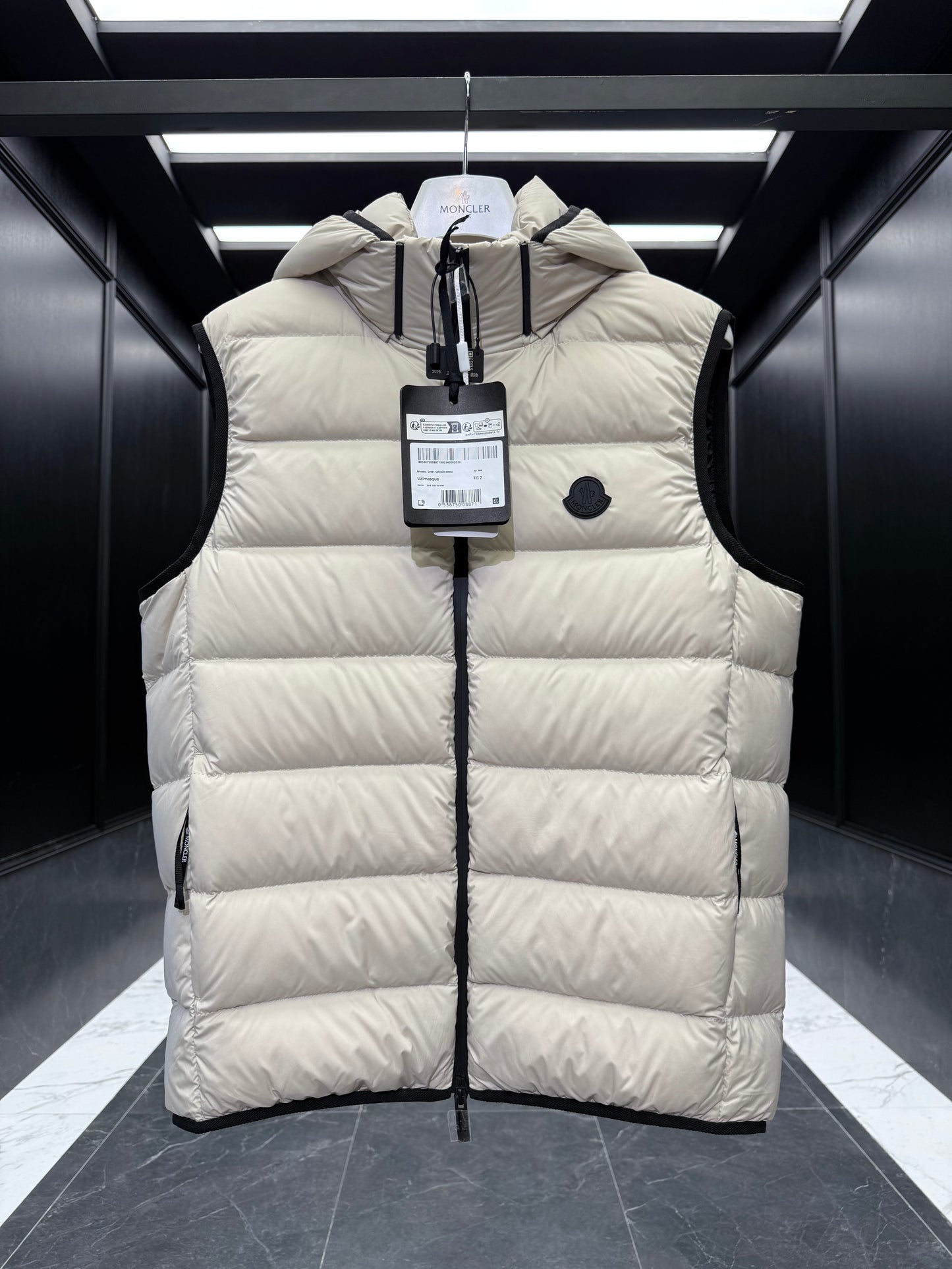 MONC VALMASQUE VEST