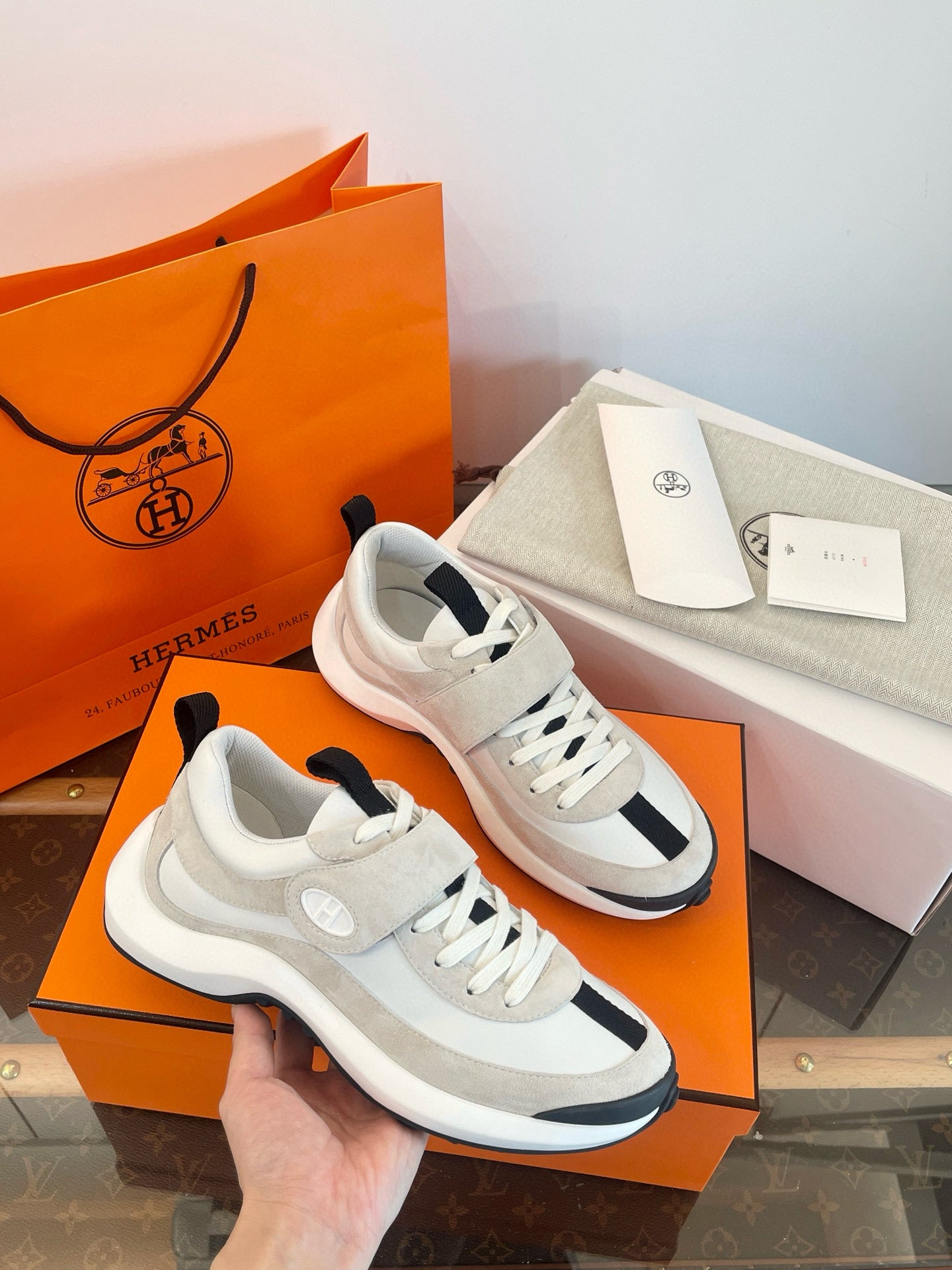 HERM LOOP SNEAKER