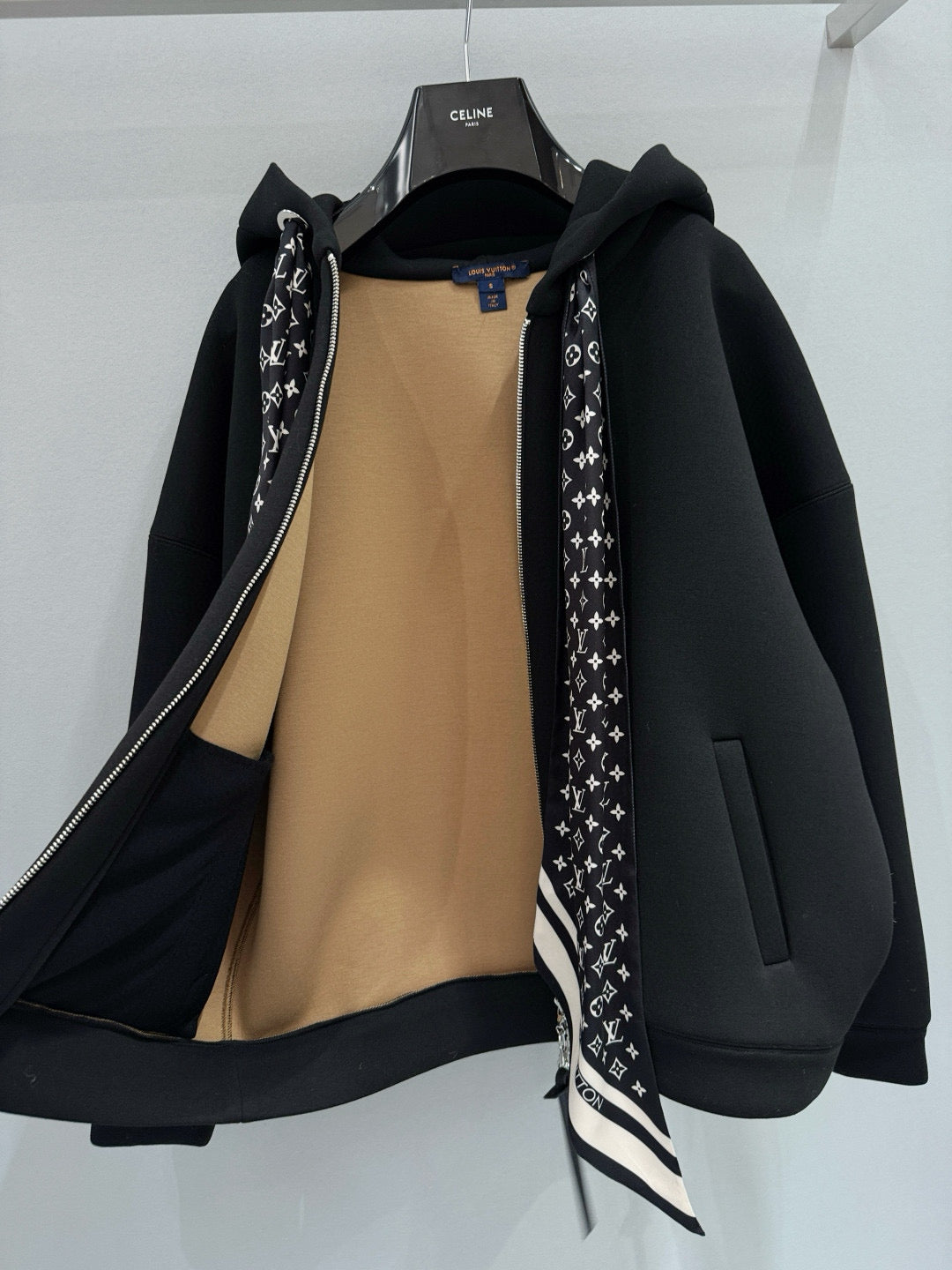 LOU ZIP HOODIE