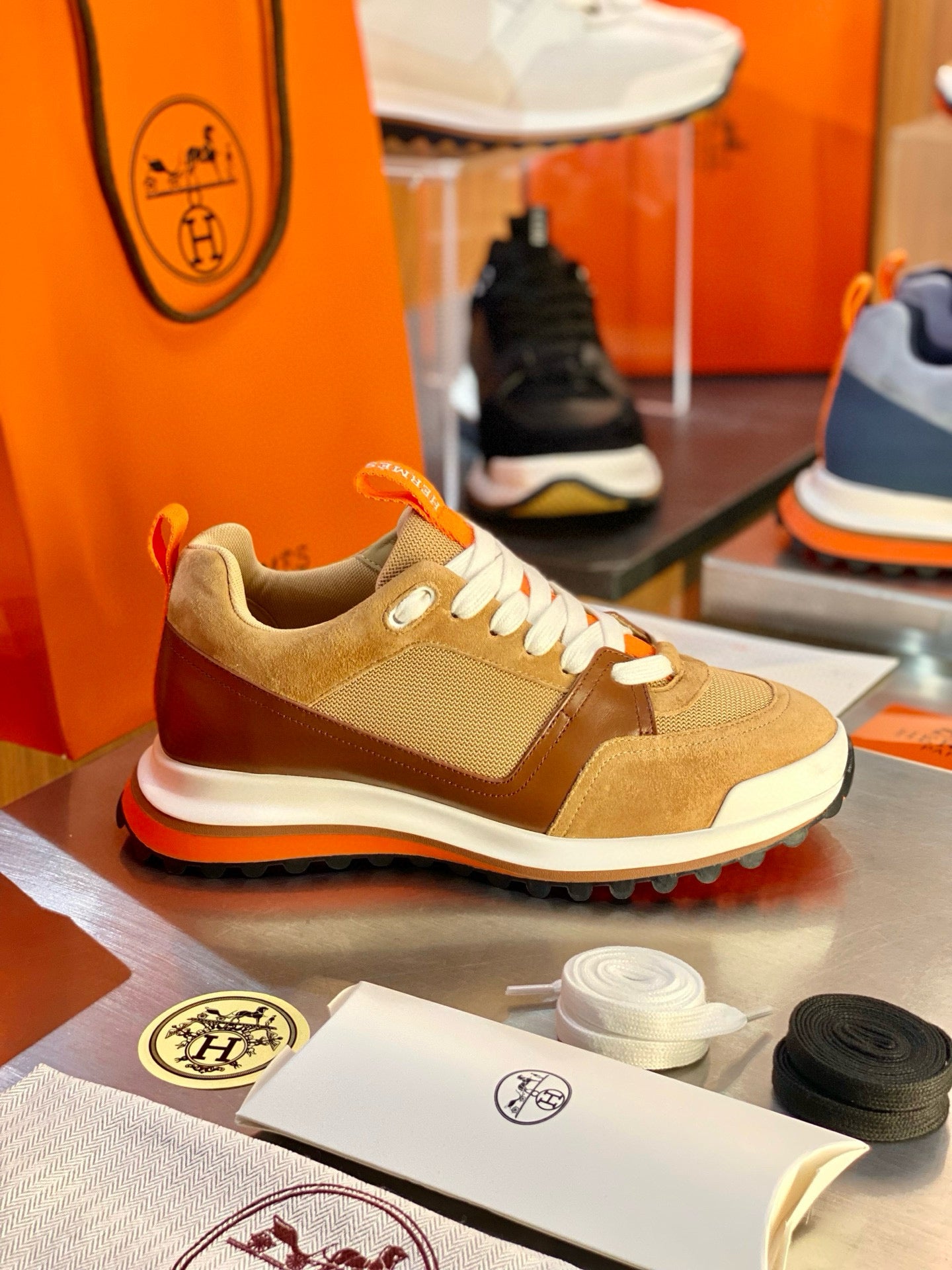 HERM LEADER SNEAKERS