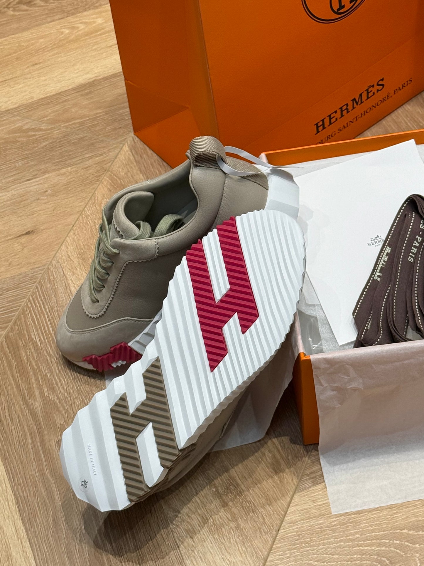 HERM BOUNCING SNEAKER
