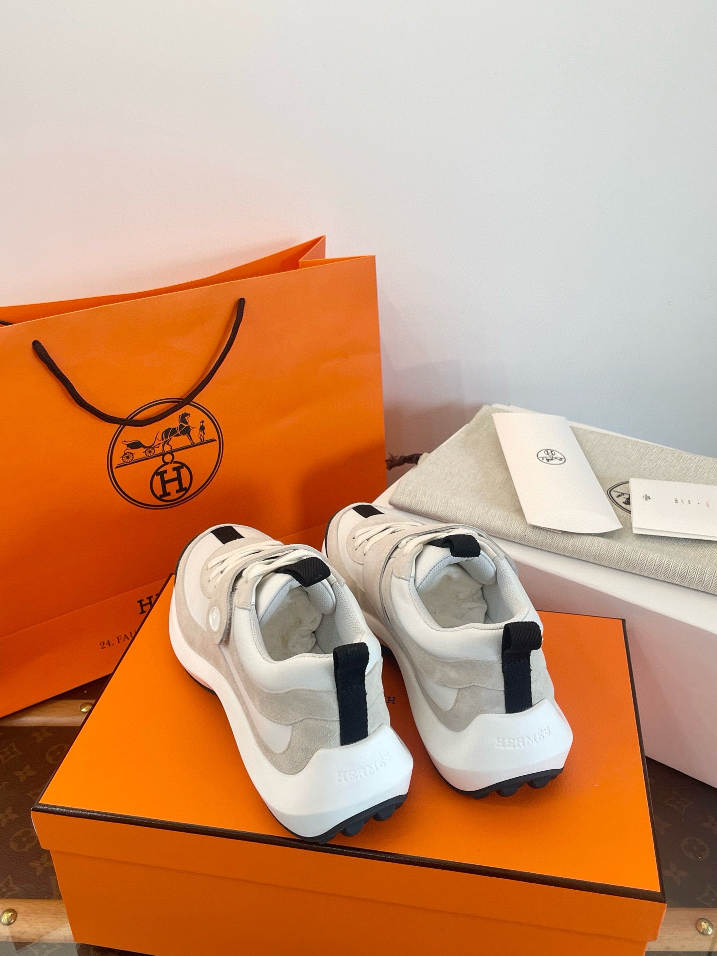 HERM LOOP SNEAKER