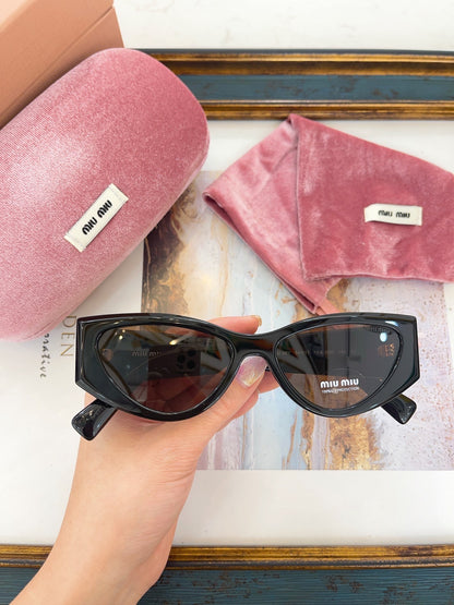 MIU M SUNGLASSES