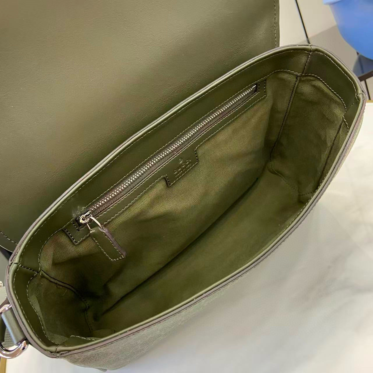 GG MEDIUM CROSSBODY BAG