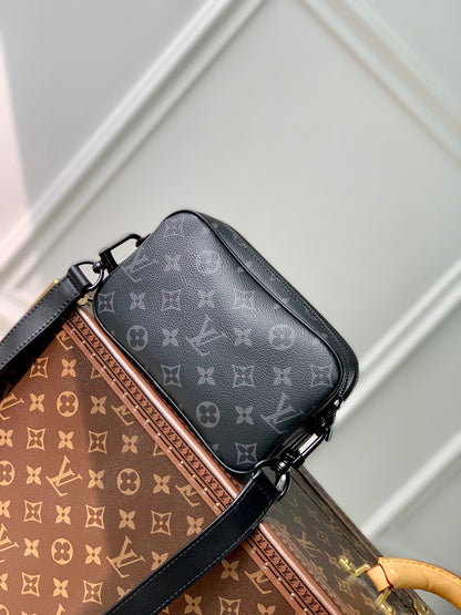 LOU ALPHA WEARABLE WALLET