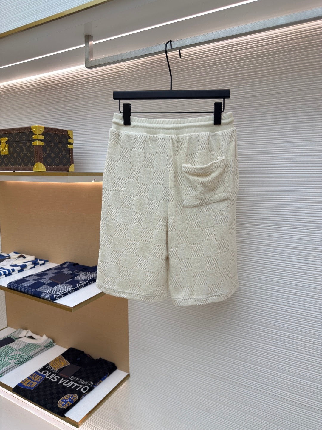 LOU SHORTS