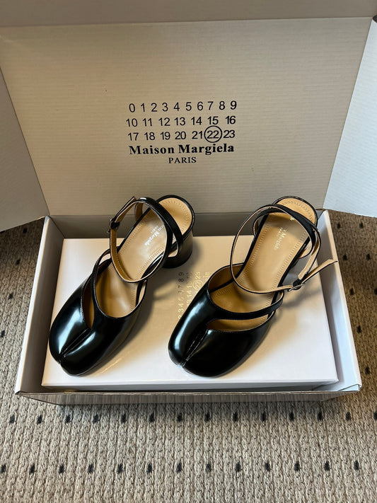 MAISON M TABI PUMPS