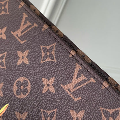 LOU x MURAKAMI TOILETRY POUCH