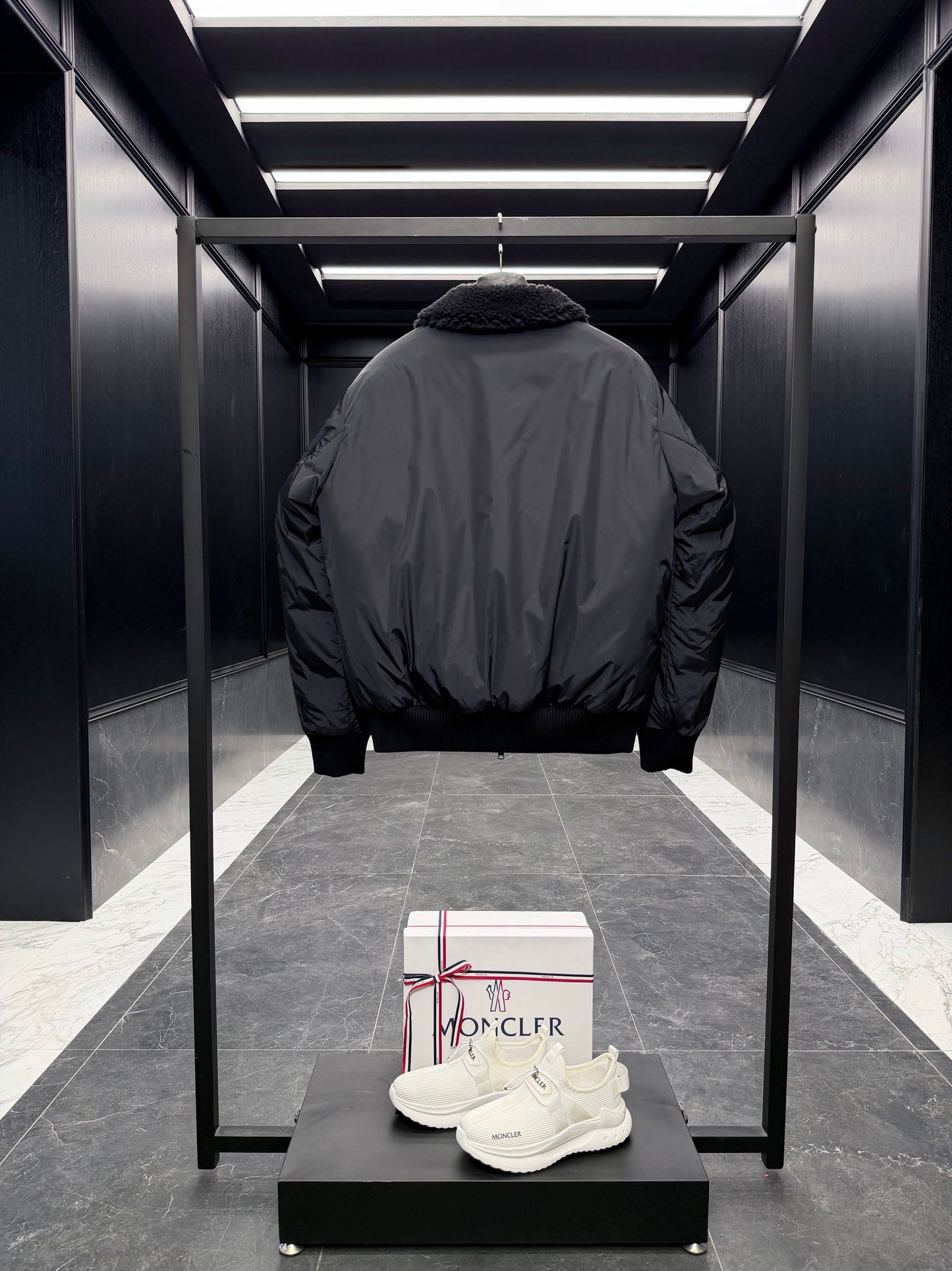 MONC MAULEVRIER JACKET