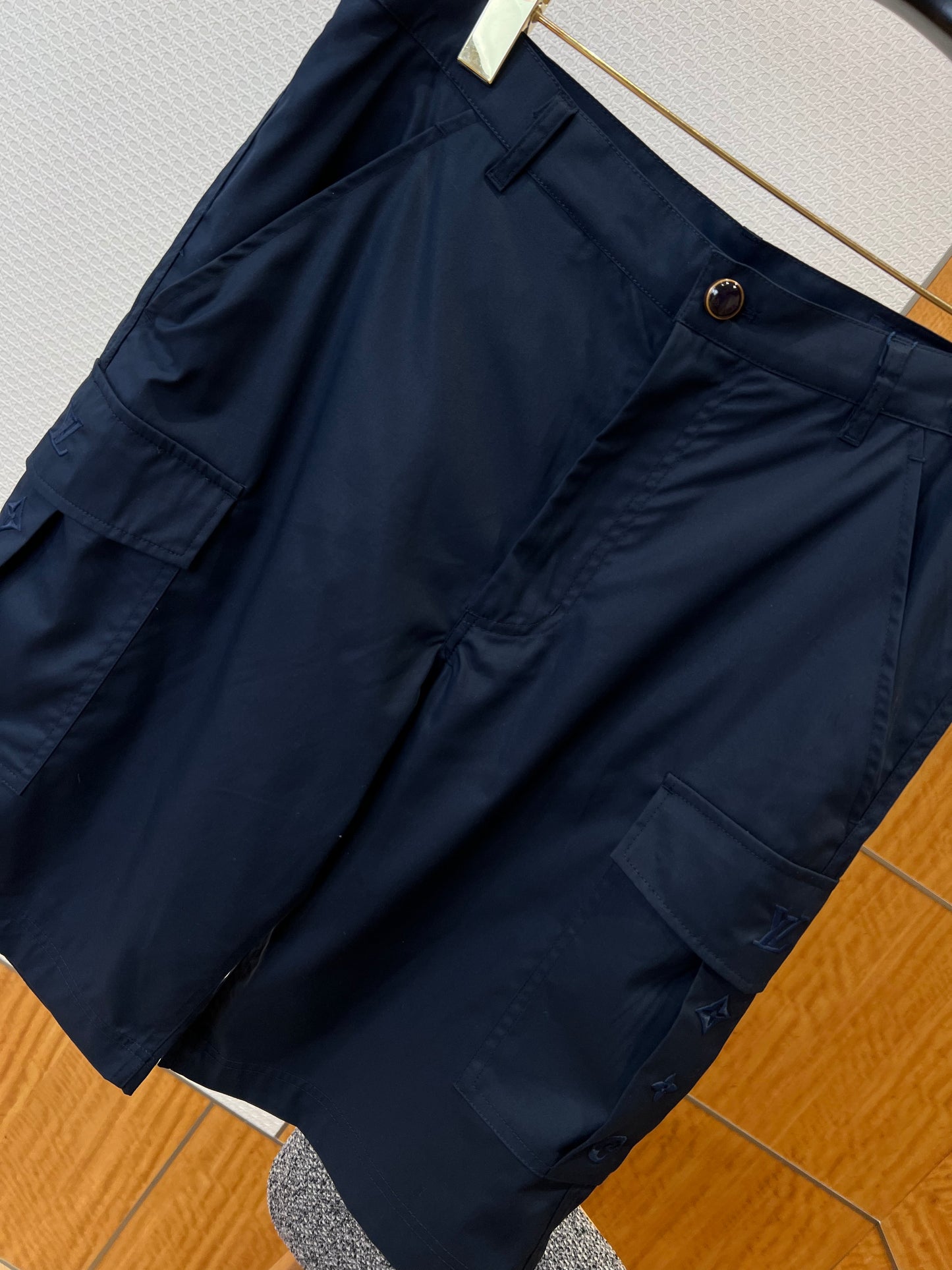 LOU SHORTS