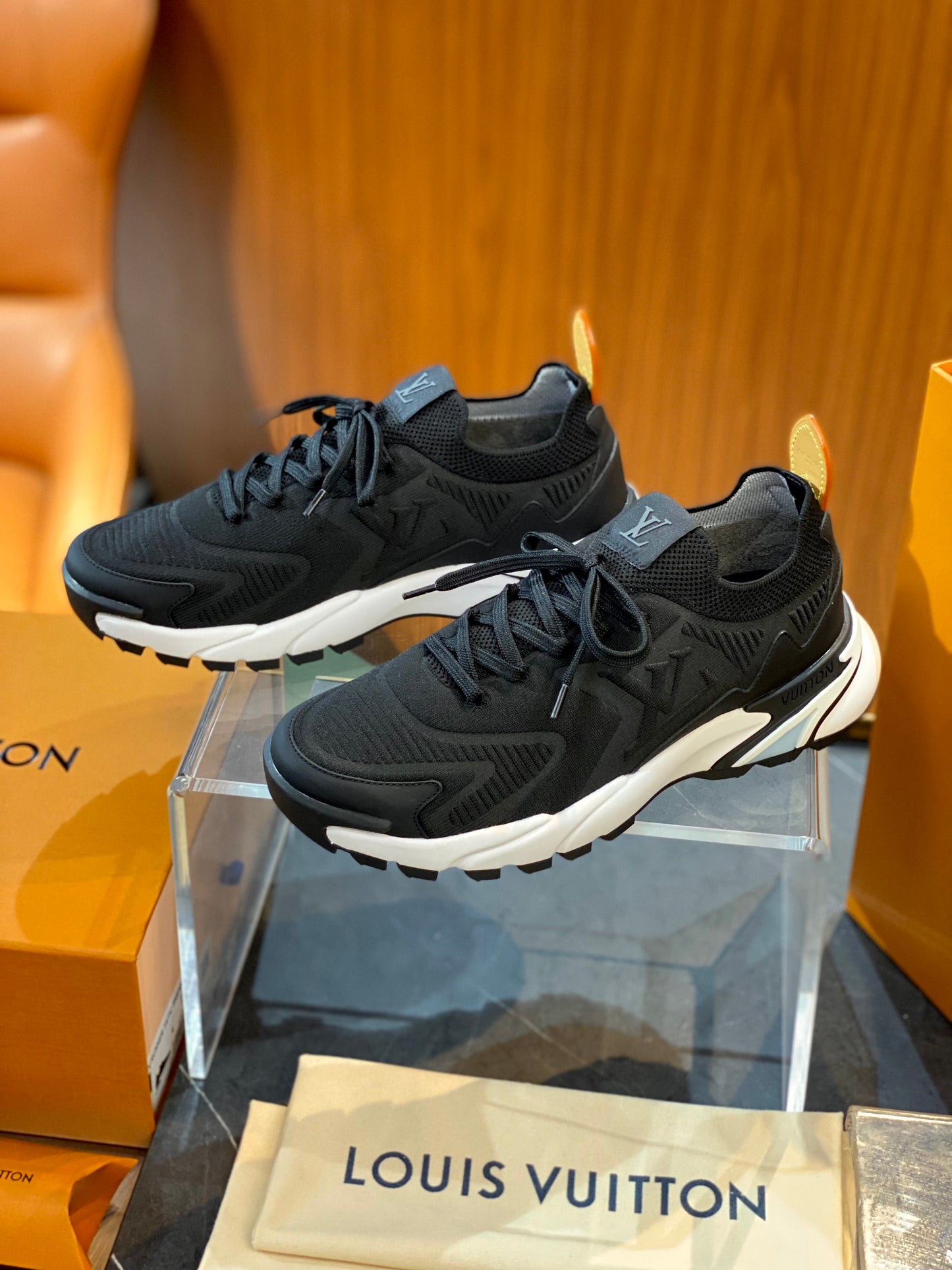 LOU RUNNER TATIC TRAINERS