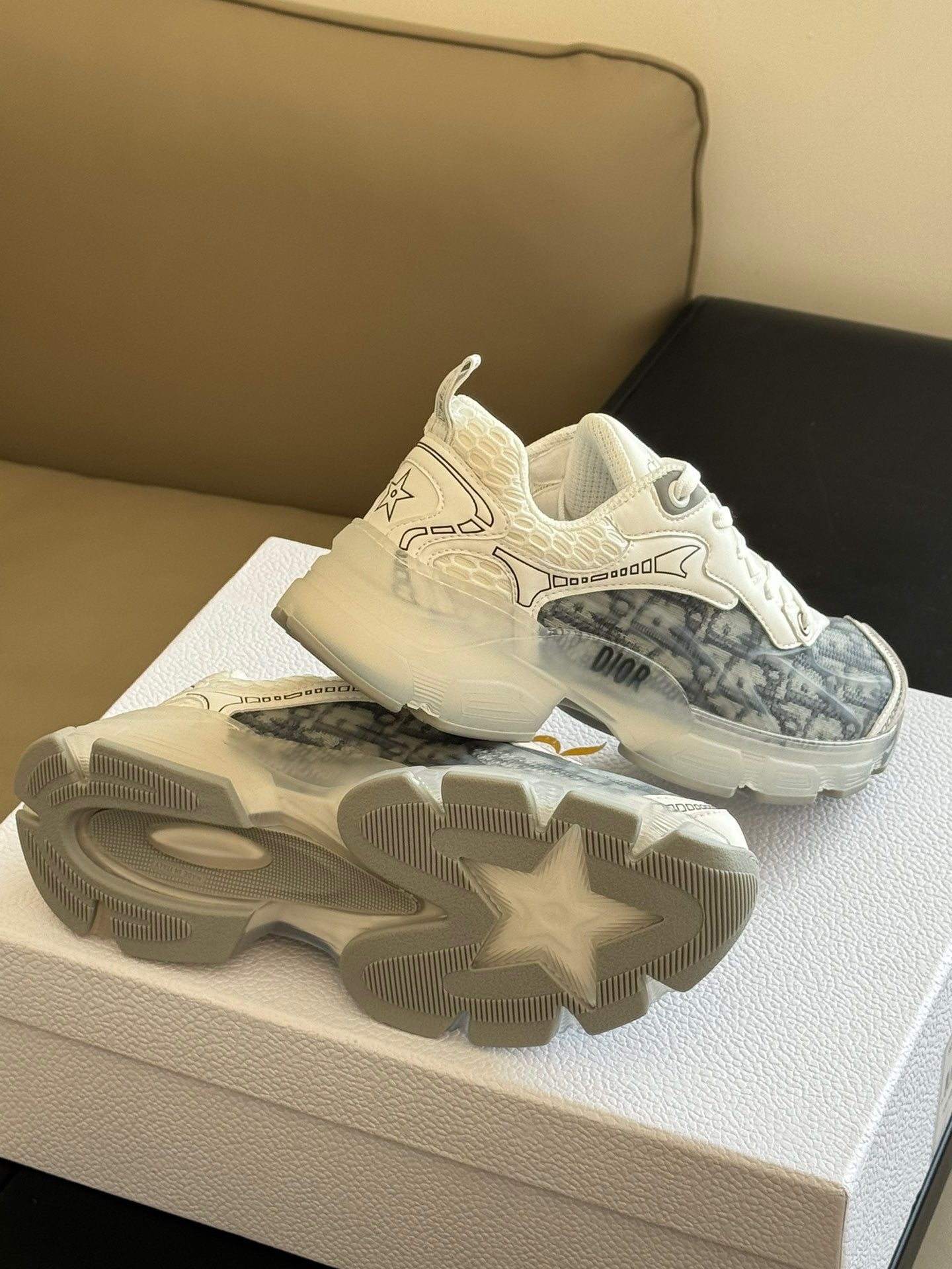 CD VIBE SNEAKERS