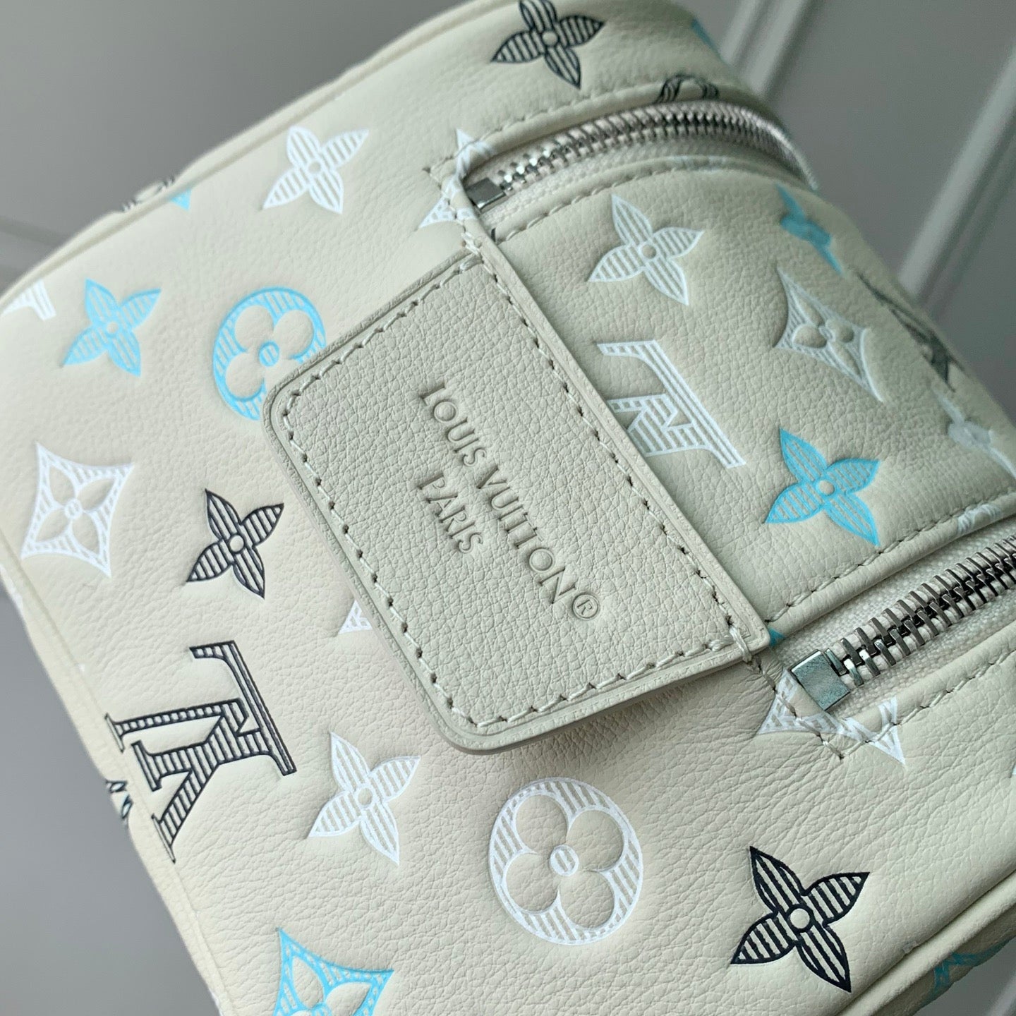 LOU DOPP KIT TOILETRY BAG
