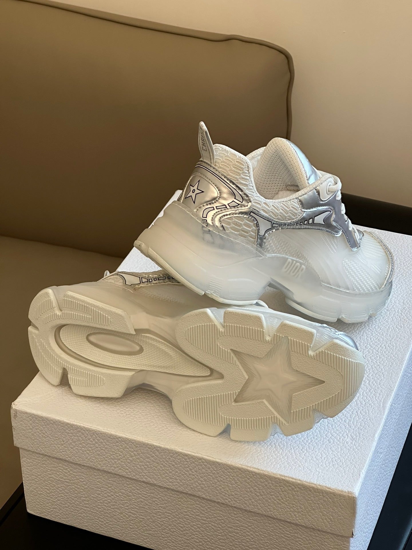 CD VIBE SNEAKERS