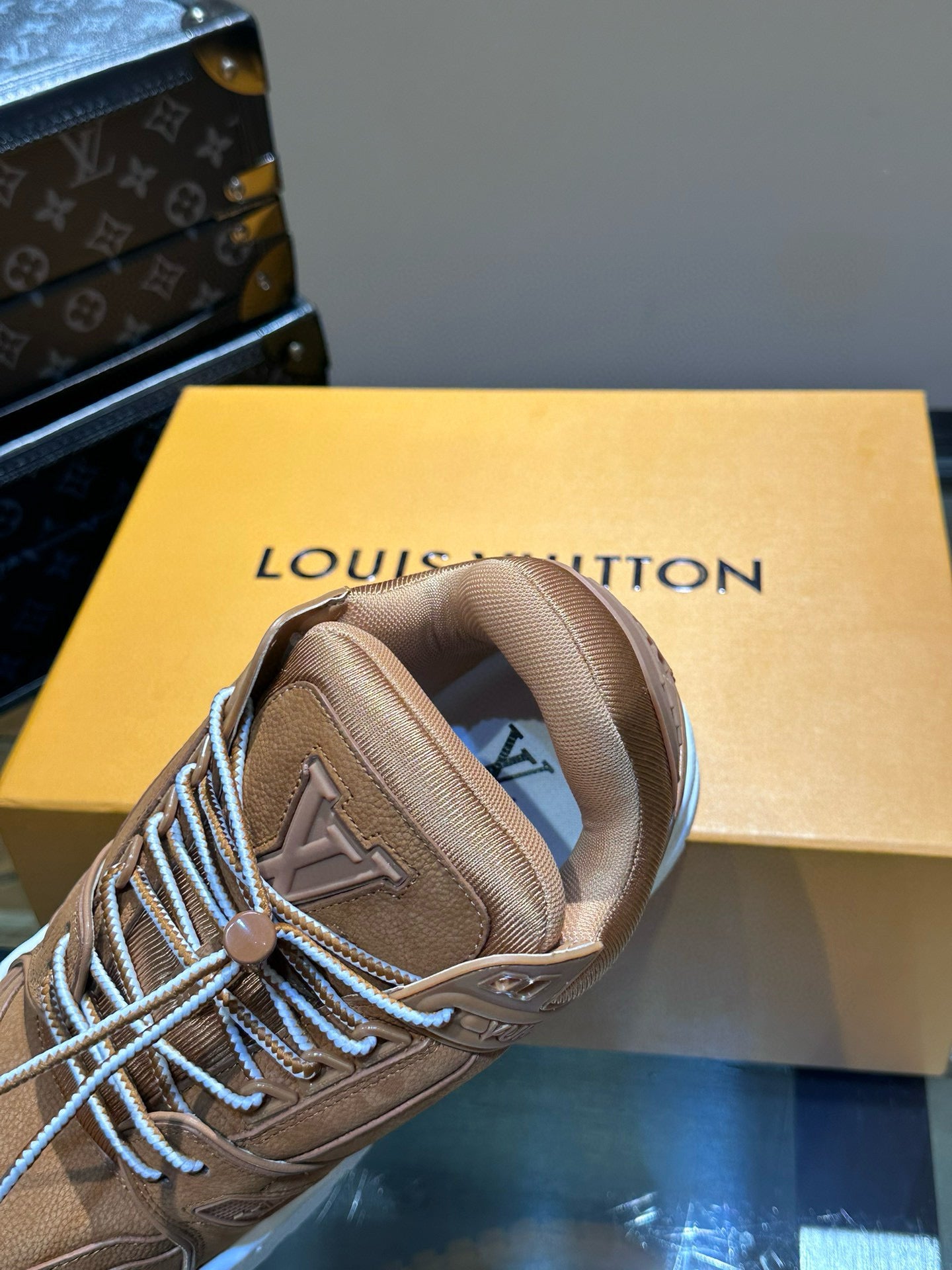 LOU TRAINERS