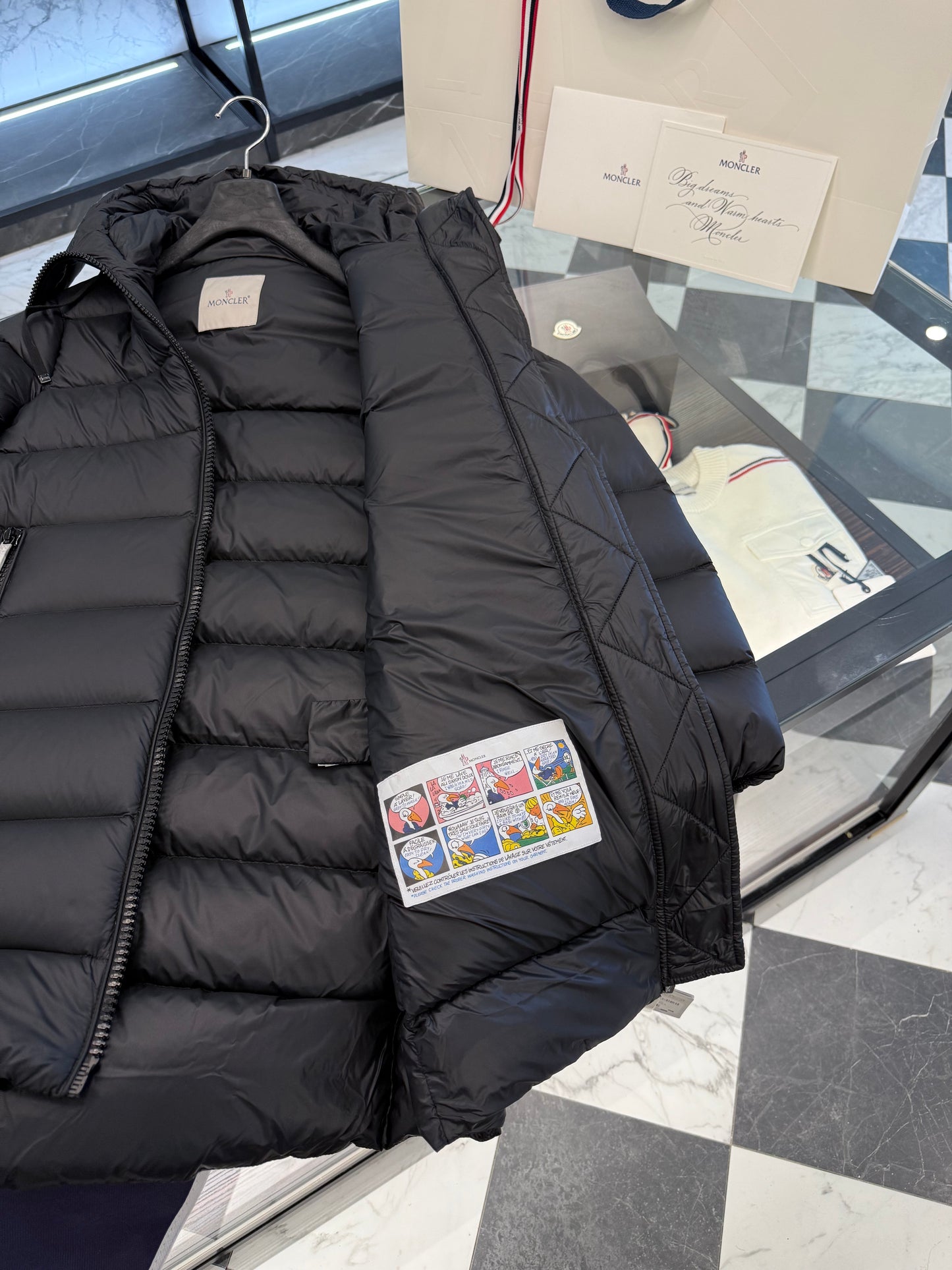 MONC SUYENNE COAT